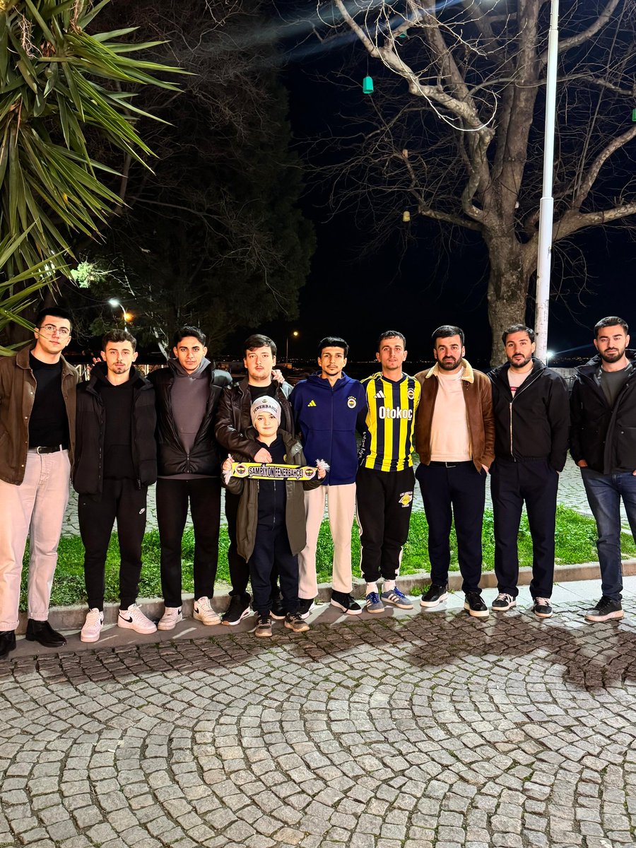 1907 ÜNİFEB Aday Okul Yalova Üniversitesi örgütlenmesi olarak Trabzonspor-Fenerbahçe maçını arkadaşlarımızla birlikte izledik. Katılan tüm arkadaşlara teşekkür ederiz.