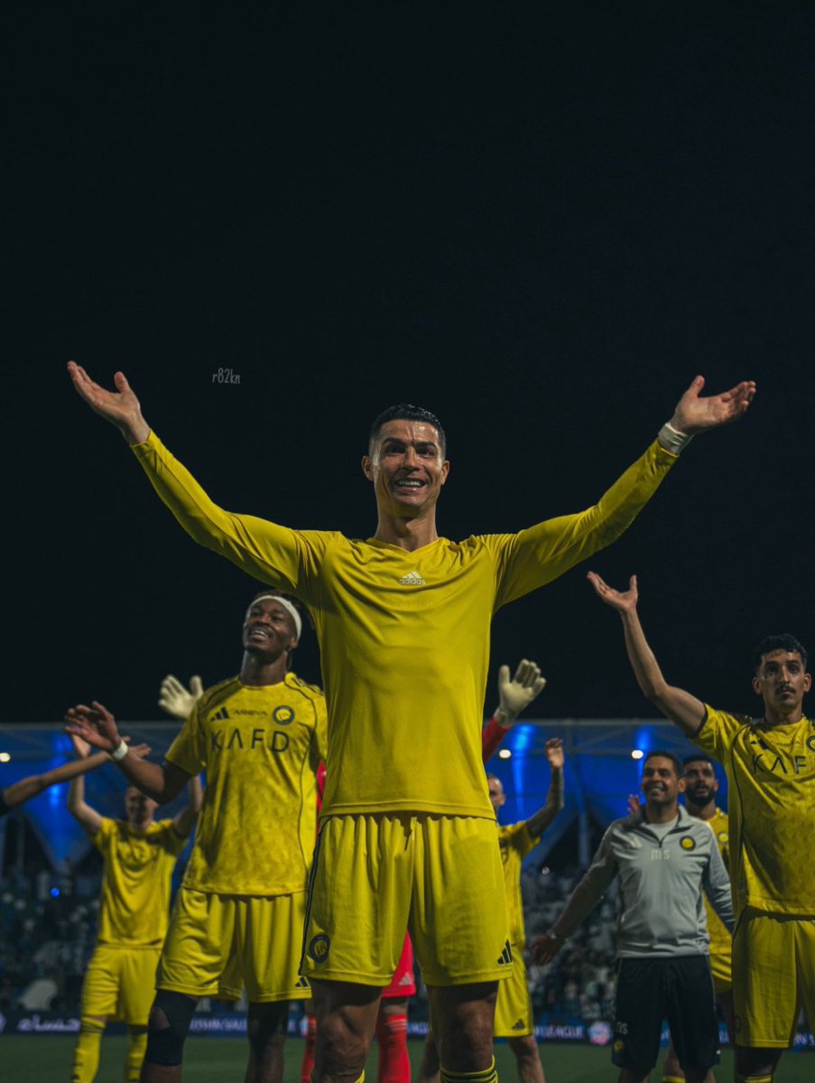 الله يديمك للنصر يا اعظم لاعب في التاريخ 💛💙