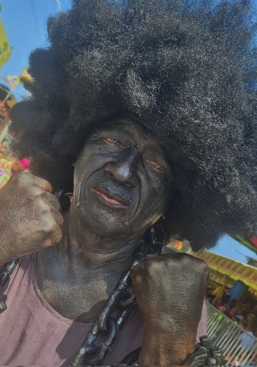 VOCES365's tweet photo. El primer evento del Carnaval de Barranquilla, la Batalla de Flores, contó con la participación de 40 comunicadores invitados por @PTelefonicaCol, con el #PeriodistasEnCarnaval. 📸🏆Foto;@GreisyBettin https://t.co/0dZzeKiDma