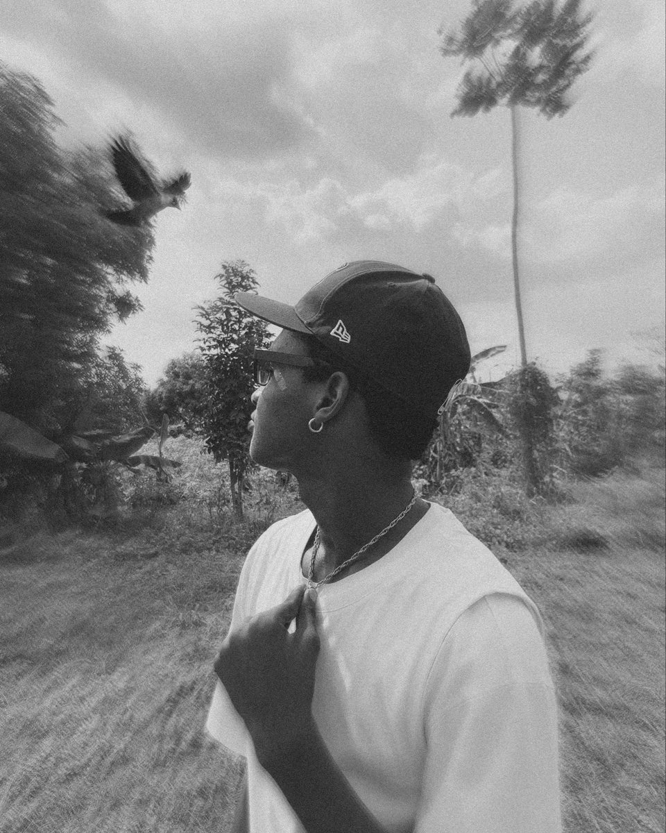 qaabceemusic's tweet photo. “I buried my heart so the crow in me could breathe”
"Enterré mi corazón para que el cuervo que hay en mí pudiera respirar"
📸: ME 
#qaabcee #Trending https://t.co/ZA6C7ElgHb