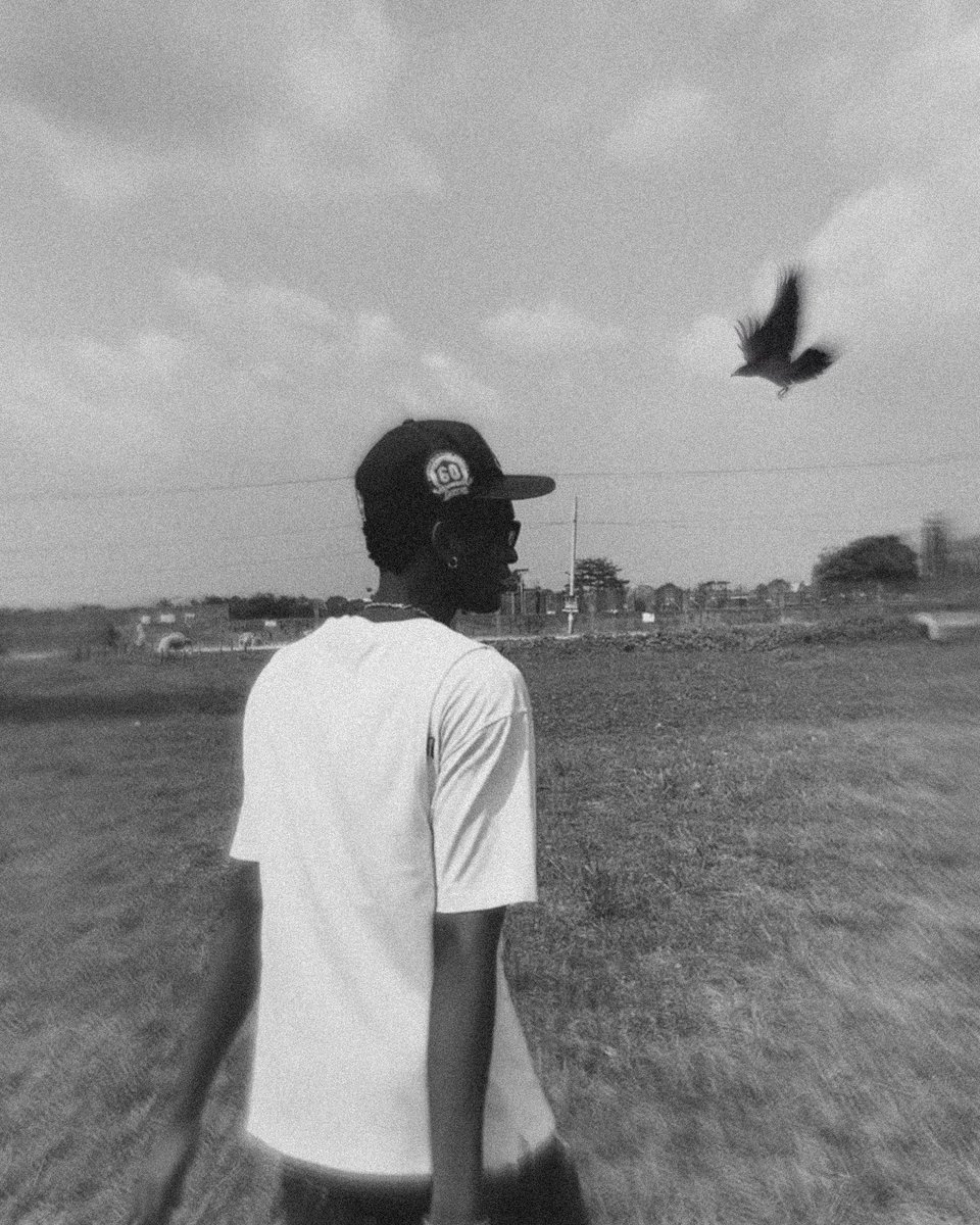 qaabceemusic's tweet photo. “I buried my heart so the crow in me could breathe”
"Enterré mi corazón para que el cuervo que hay en mí pudiera respirar"
📸: ME 
#qaabcee #Trending https://t.co/ZA6C7ElgHb