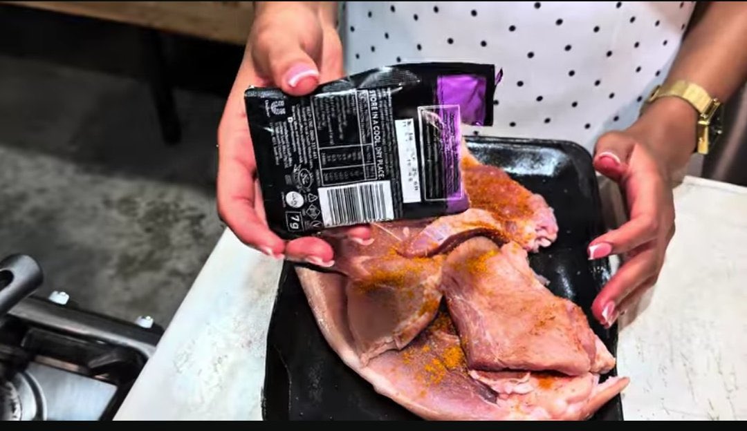 When you done marinating Akhona please bring him back to us.

SWEET GULUVA THE HOST 
VALENTINES DAY X SWEET GULUVA 
#SweetGuluvaAtOwnersOffice
#SweetGsLovesSweetGuluva