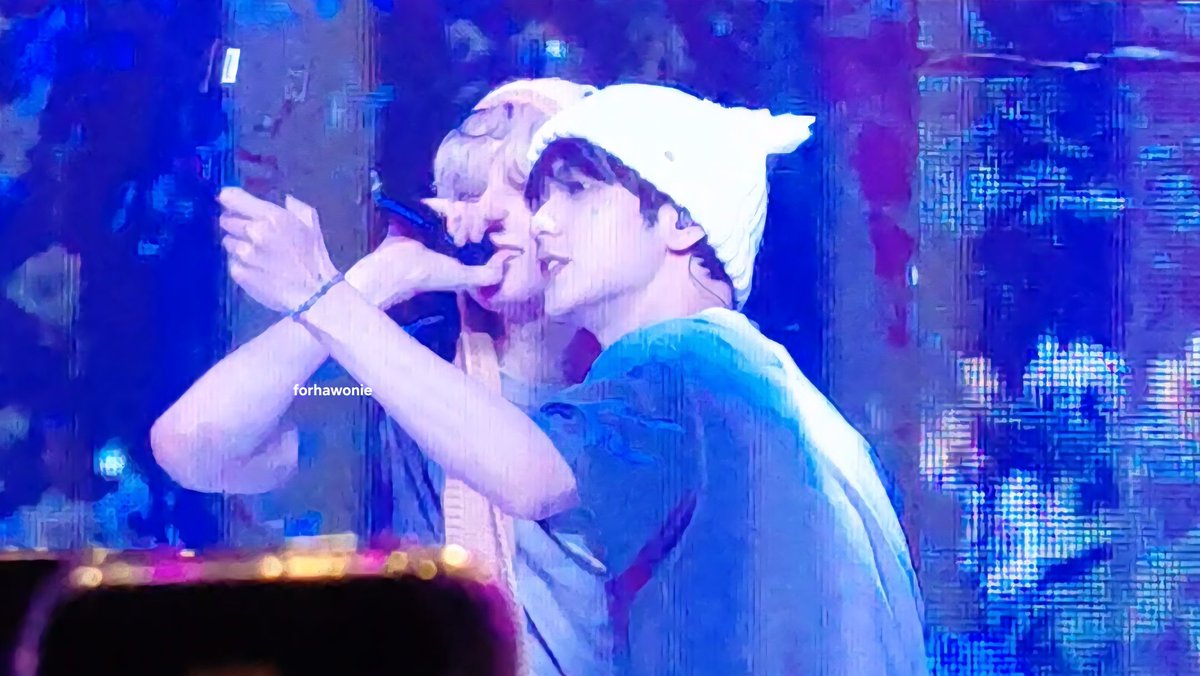 sookai crumbs in kuala lumpur ... they knew i was in the crowd... they felt a gumwrapper's presence.... #TXTinKL