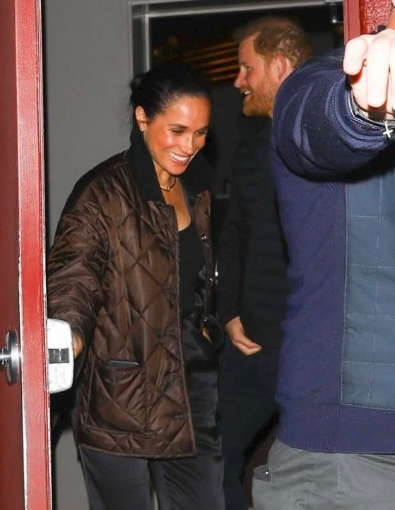 EAPoeEstNe19jan's tweet photo. @bbjofr So beautiful ❤️
14 Feb 2021,
14 Feb 2026
& Friday 13 Feb 2026
#DateNite for H&M.
#SussexSquad #TLCleanse
#LoveWins https://t.co/7zw6fI1wXx