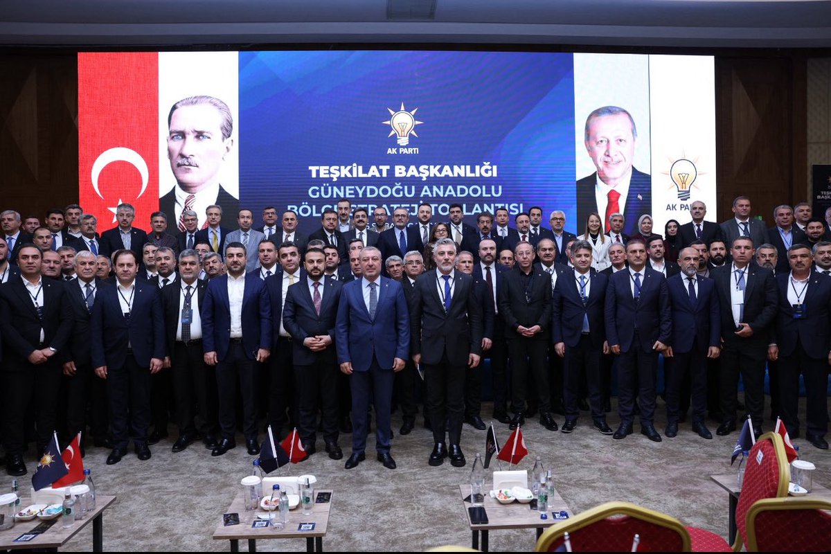 📍 Gaziantep

Genel Merkez Teşkilat Başkanlığımızın koordinesinde gerçekleştirilen Güneydoğu Anadolu Bölge Strateji Toplantısı kapsamında, önceki dönem Kültür ve Turizm Bakanımız ve Genel Merkez MKYK Üyemiz Sayın Mahir Ünal’ın (<a href="/mahirunal/">Mahir Ünal 🇹🇷</a>) “Siyasal İletişim” konulu hitaplarını