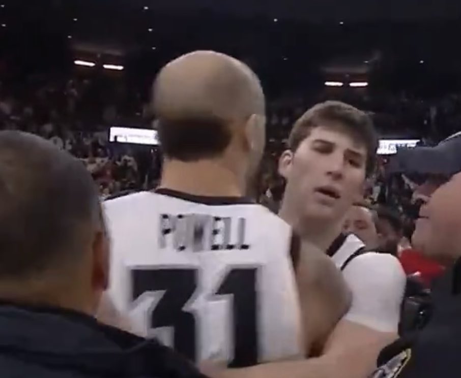 SixPackSpeak tweet media