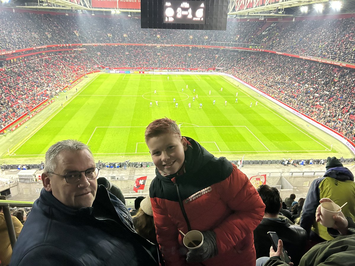paphei's tweet photo. Met mijn vriend #ajaxdebuut https://t.co/HlKe7eDlrB
