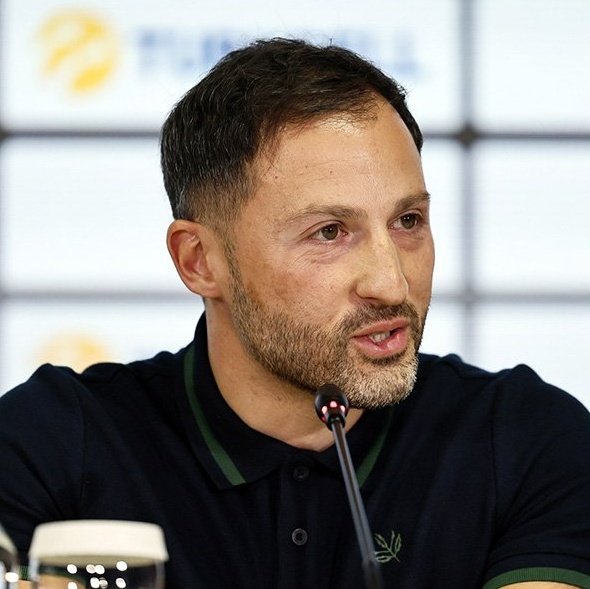 TekYolFener's tweet photo. Domenico Tedesco: "Bizler her sabah uyandığımızda kazanmak için uyanıyoruz. Böyle olmasa uyanmanın anlamı yok." https://t.co/Or0f4JRF9z