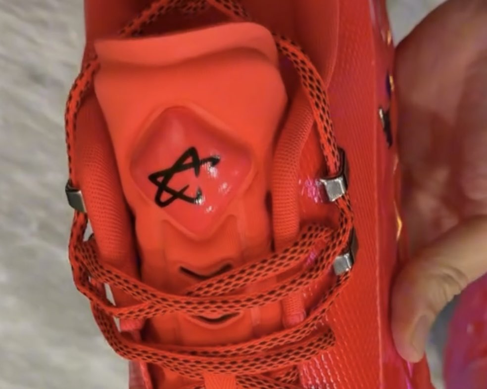 nicekicks's tweet photo. Nike cooked up a “Warning Label” ST Charge PE for Cade Cunningham 😮‍💨🔥 https://t.co/RLfCLEnv8L