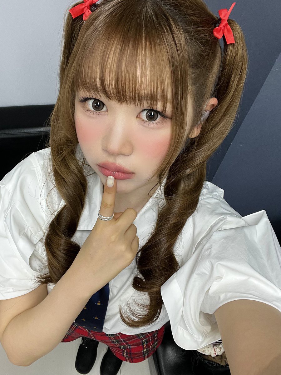 lovetoyeon's tweet photo. #YE_ON #예온 weverse update https://t.co/IARDZnJA7f