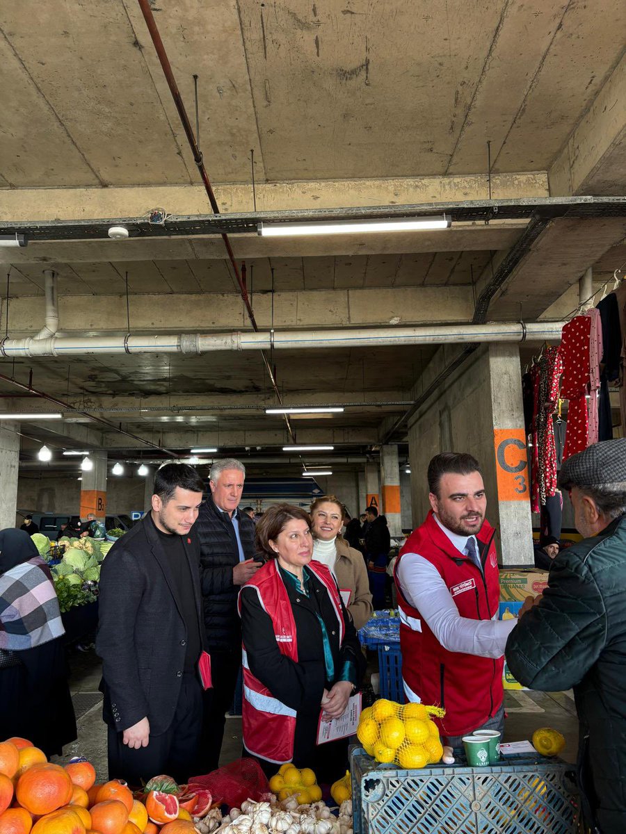 Üsküdar CHP Kirazlıtepe’de Sahada!
İlçe Başkanımız Berk Tütüncü öncülüğünde; İlçe başkan yardımcılarımız ile birlikte Kirazlıtepe’de pazar esnafımızı ziyaret ettik.
Esnafımızın derdini dinledik. 
<a href="/BerkTutuncu/">Berk Tütüncü</a> 
<a href="/zerrin42541384/">zerrin</a> 
<a href="/chp_uskudarilce/">CHP Üsküdar İlçe Başkanlığı</a> 
<a href="/chpkadinuskudar/">CHP Üsküdar Kadın Kolu</a>