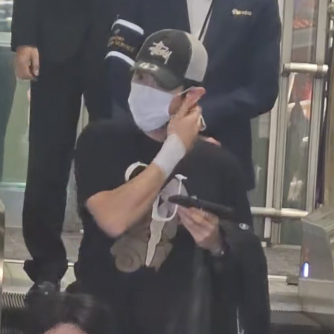 i hope you’re okay🥺
safe flight ✈️