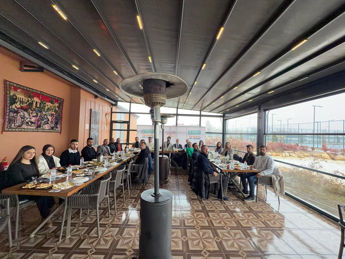 📍 Van

İl ziyaretlerimiz kapsamında Van’da sivil toplum kuruluşlarımızın kıymetli temsilcileriyle kahvaltı programında bir araya geldik. Şehrimizin önceliklerini, gençliğe yönelik çalışmaları ve ortak sorumluluk alanlarımızı istişare ettiğimiz verimli bir buluşma