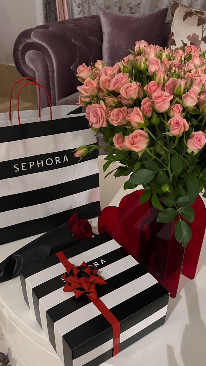 dbehbehanii's tweet photo. 💌 happy valentine 💌 https://t.co/NZvUVlRTqa