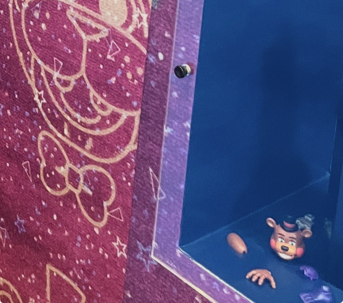 Just noticed this in the very bottom corner of one of the pictures my sister took at Toy Fair 👀