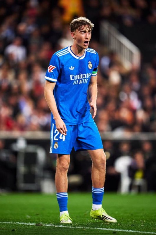 Twilight tweet media