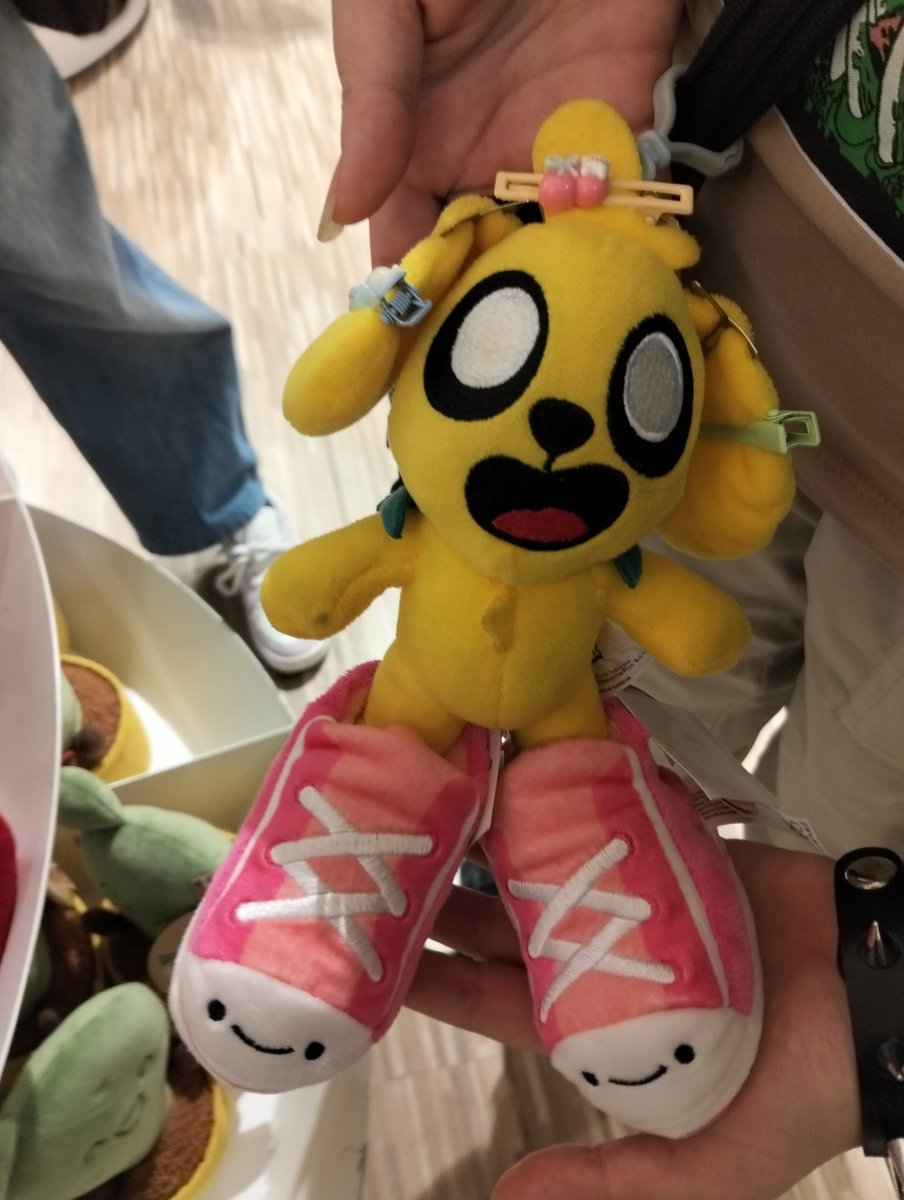 Mike con Tenis 🔥 <a href="/MikecrackYT/">Mikecrack ໒(ᵔᴥᵔ)७</a>