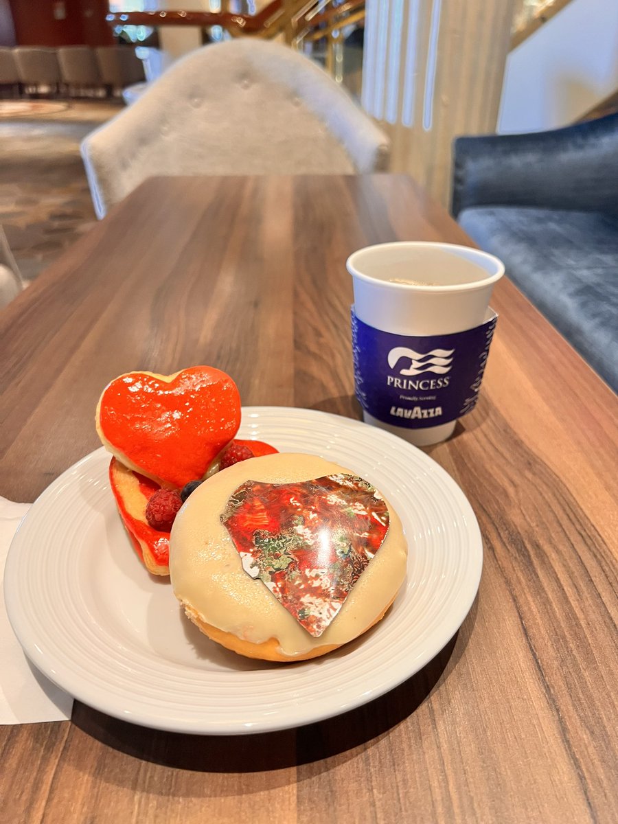 dougwalters08's tweet photo. @PrincessCruises Love is in the air on the Emerald https://t.co/EzYfEH0hJB