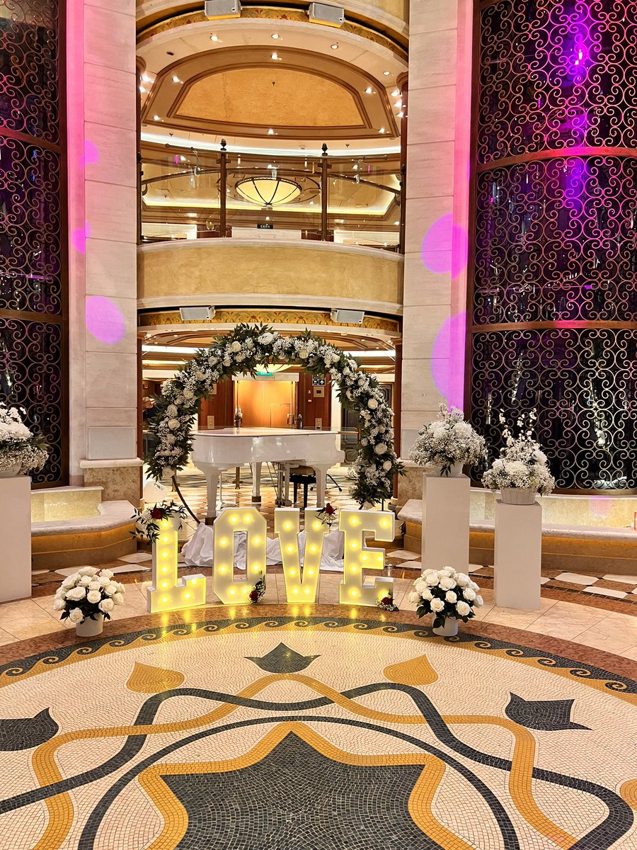 dougwalters08's tweet photo. @PrincessCruises Love is in the air on the Emerald https://t.co/EzYfEH0hJB
