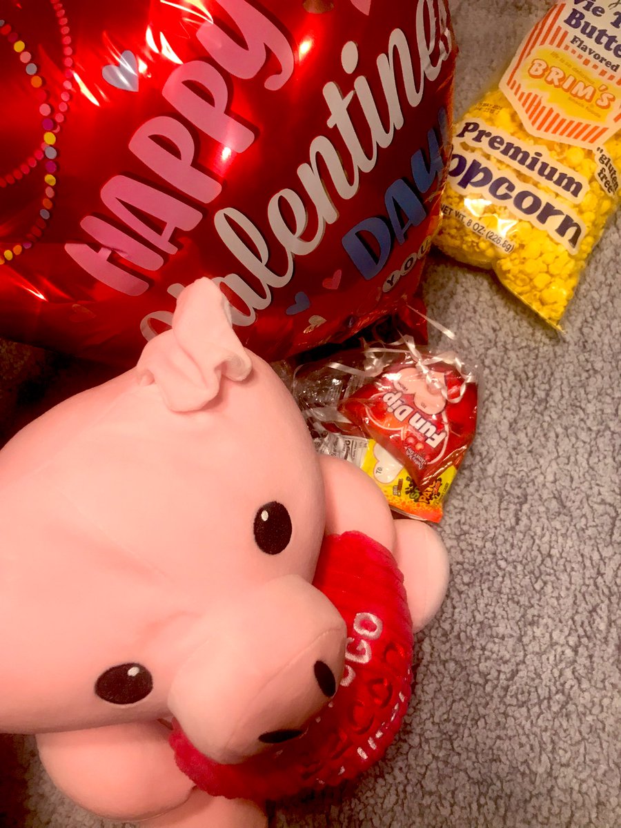 Smoke3808's tweet photo. Show the hardworking mothers , grandmas , lovely lover partner that you appreciate them today❤️‍🔥 Happy Valentines Day 🐻 #offthetop 

#daughtergift https://t.co/o8SPYuA5aS