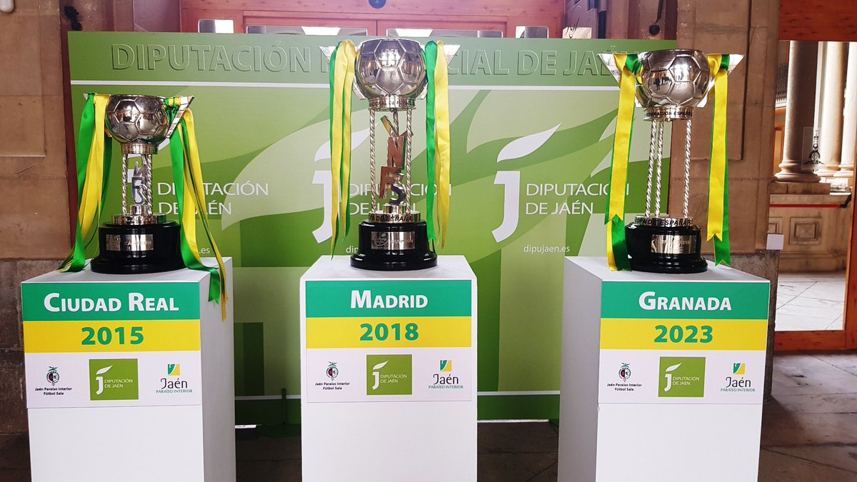 Eva 🍍 tweet media