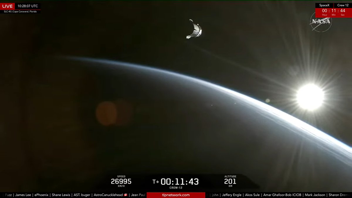 Txifliti's tweet photo. Atzo #Falcon9 suziri baten #USCV-12 misioa jaurti zen, #B1101-2 propultsatzailea erabiliz, #Crew12 eskifaidun espaziontziarekin.
Gaur Nazioarteko Espazio Estazioarekin bat egin du.
#Espazioa https://t.co/WBLQg6jRYI