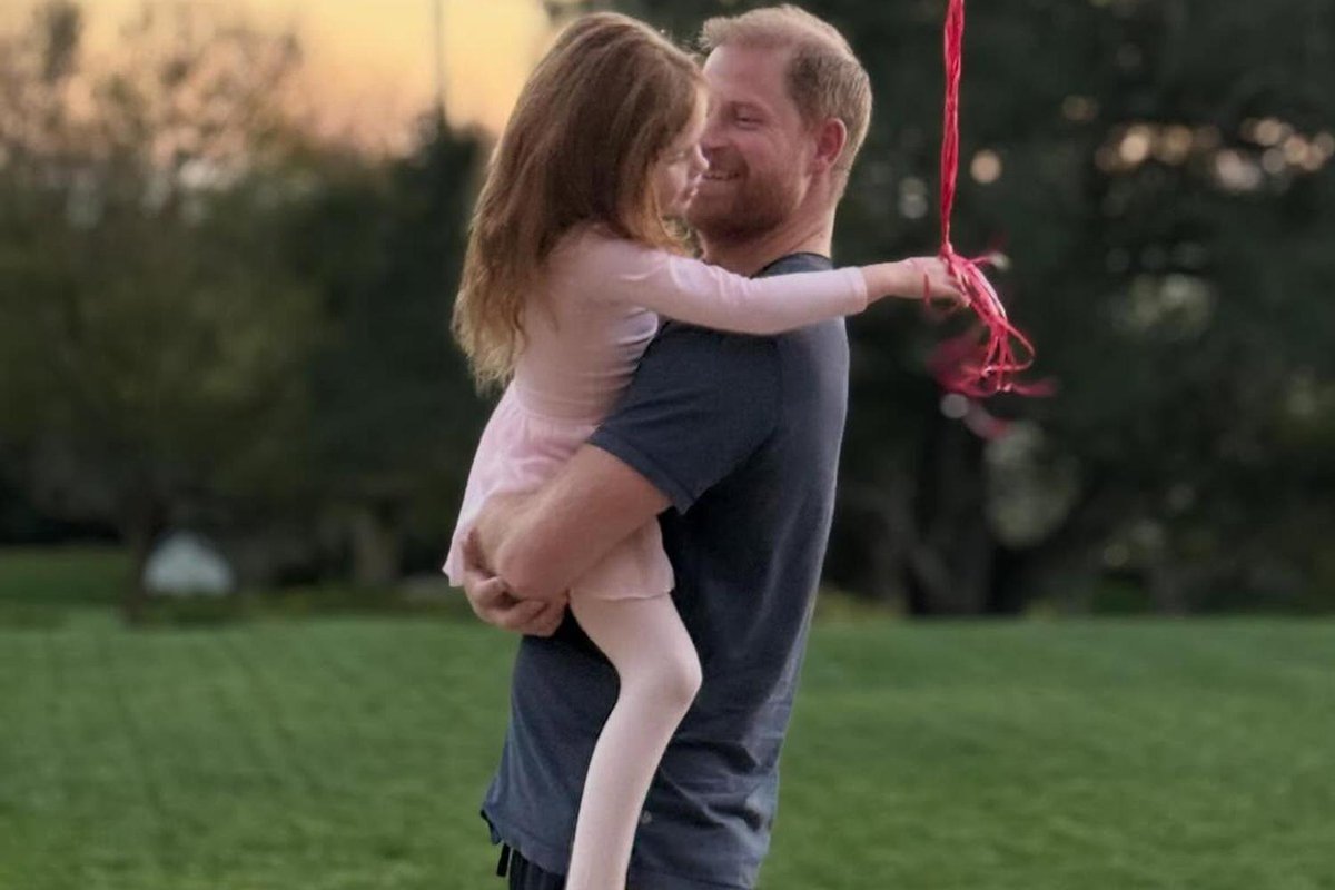 PageSix's tweet photo. Meghan Markle shares rare look at daughter Lilibet’s face in photo with Prince Harry: ‘Forever Valentines’ https://t.co/U3ucyzXbVy https://t.co/lf5cV4DWaj