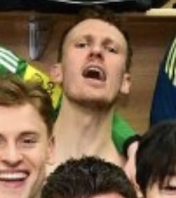 stephenburns_mc's tweet photo. @NUFC Go go gadget neck…. https://t.co/6hzzdYT2Ht