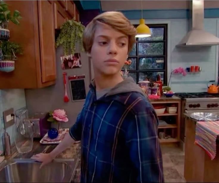 This also applies to m/m and f/f ships where one of them is white and the other is a POC