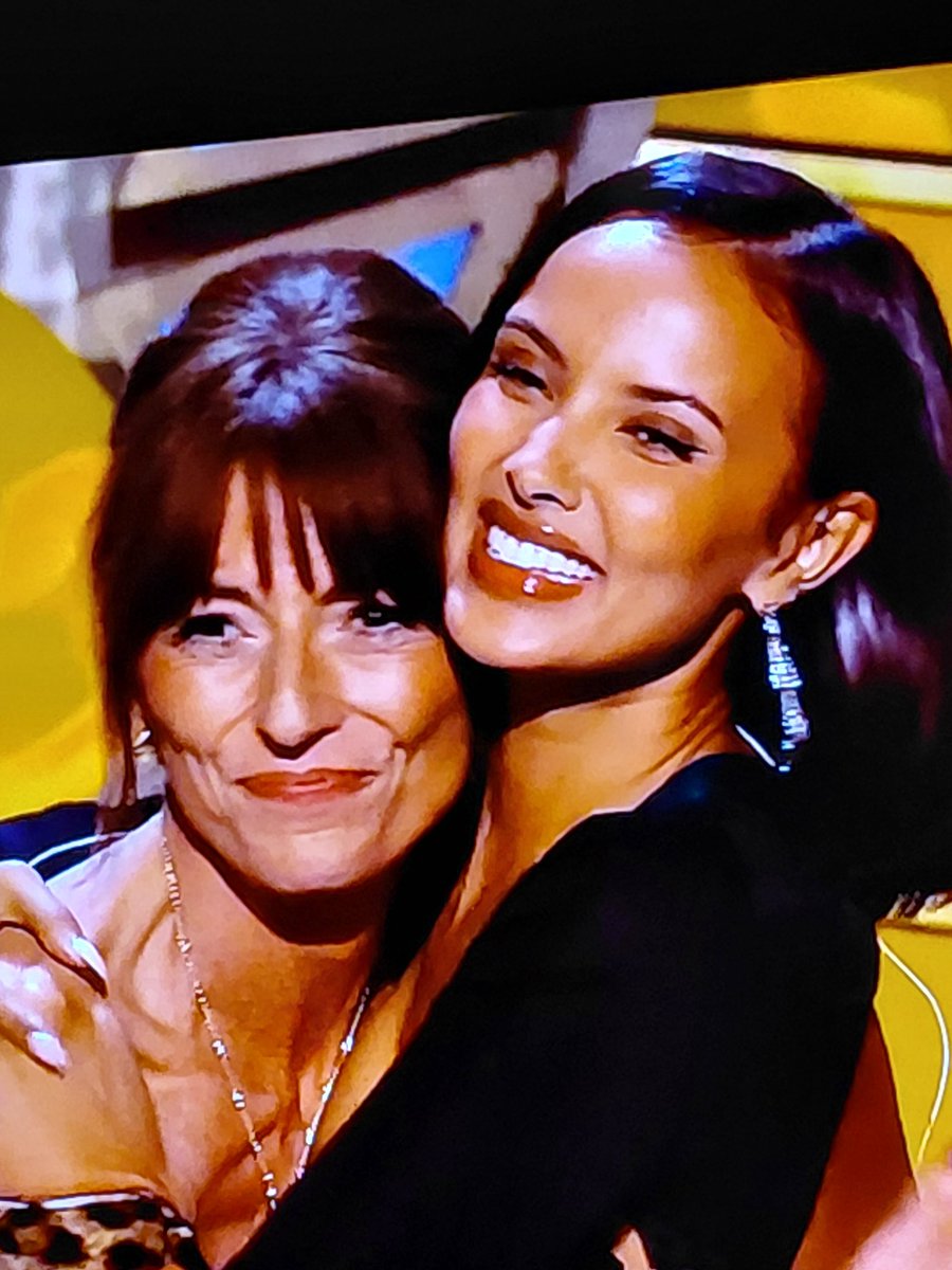 atvfriend's tweet photo. Big thanks for there support this Season as always @ThisisDavina @MayaJama 💟💟💯

To read the hateful, cruel and vile comments directed to Davina and Maya is so unnecessary and ladies never change you always 💫💫

#TheMaskedSingerUK #maskedsingeruk https://t.co/cxOvuPATH7