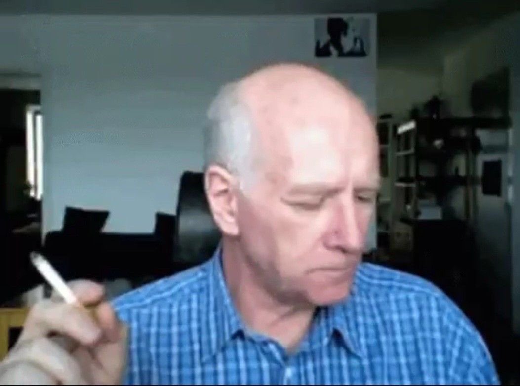 eu tinha tanto medo de perder as pessoas que no final foi eu quem me perdi