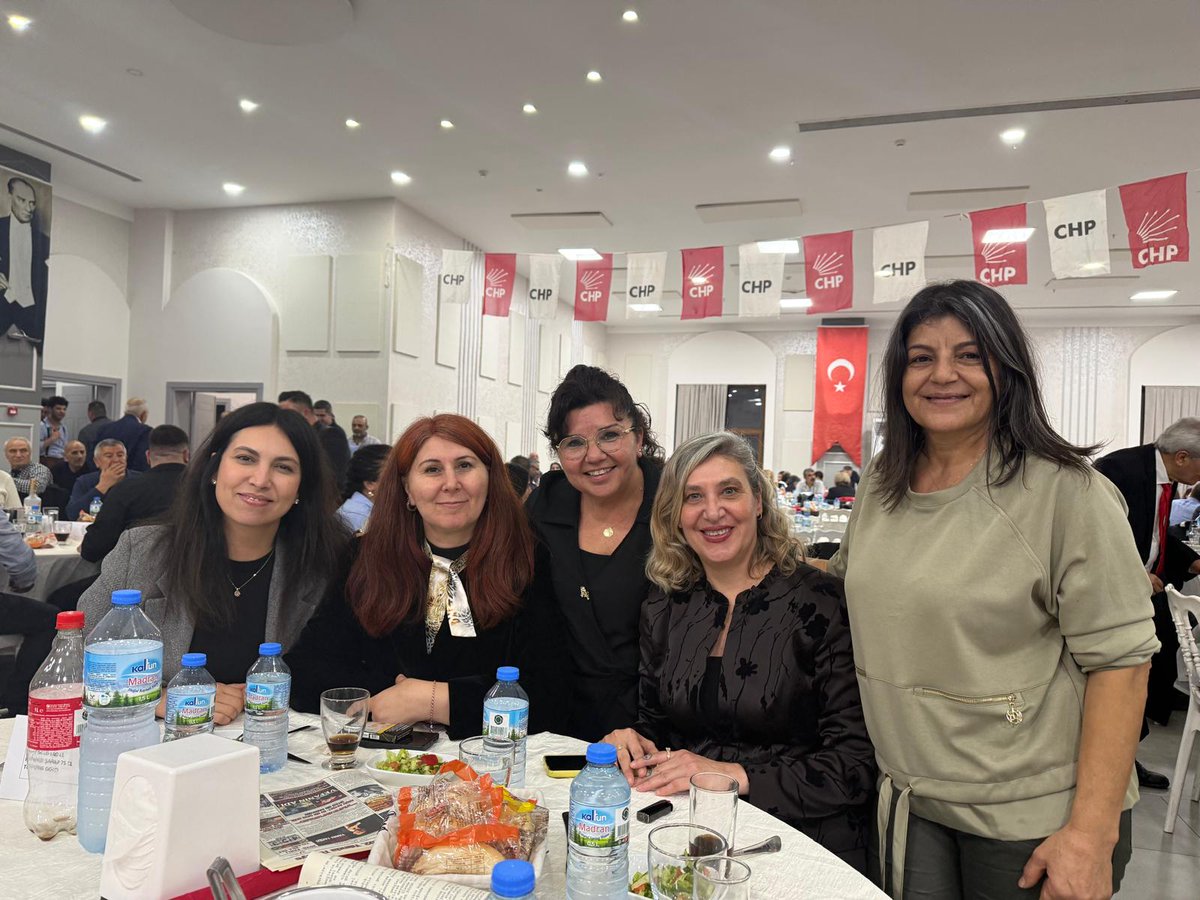 Cumhuriyet Halk Partisi Bornova İlçe Başkanlığımız tarafından düzenlenen birlik, beraberlik ve dayanışma yemeğimizde; iktidar kararlılığıyla ve umutla bir aradaydık.
Birlikte üretip, paylaşıp, güçlendik.

İyi ki varsınız, iyi ki birlikteyiz!
Yaşasın örgütlü mücadelemiz!