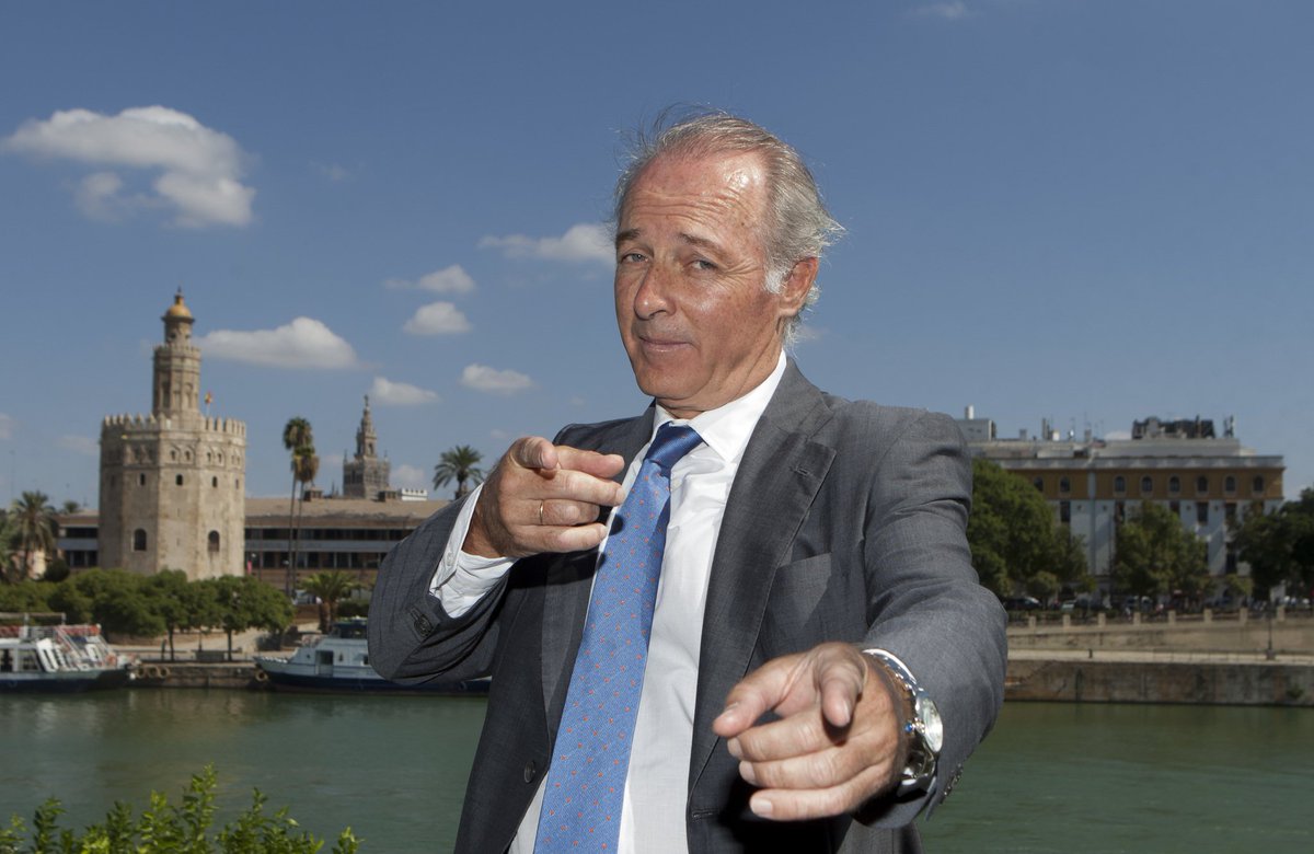 🔴 NOTICIA DE ÚLTIMA HORA 
José Manuel Soto organiza un Concierto Benéfico por los Afectados de las lluvias en Andalucia y los propios afectados le dan dinero a el para que lo suspenda.