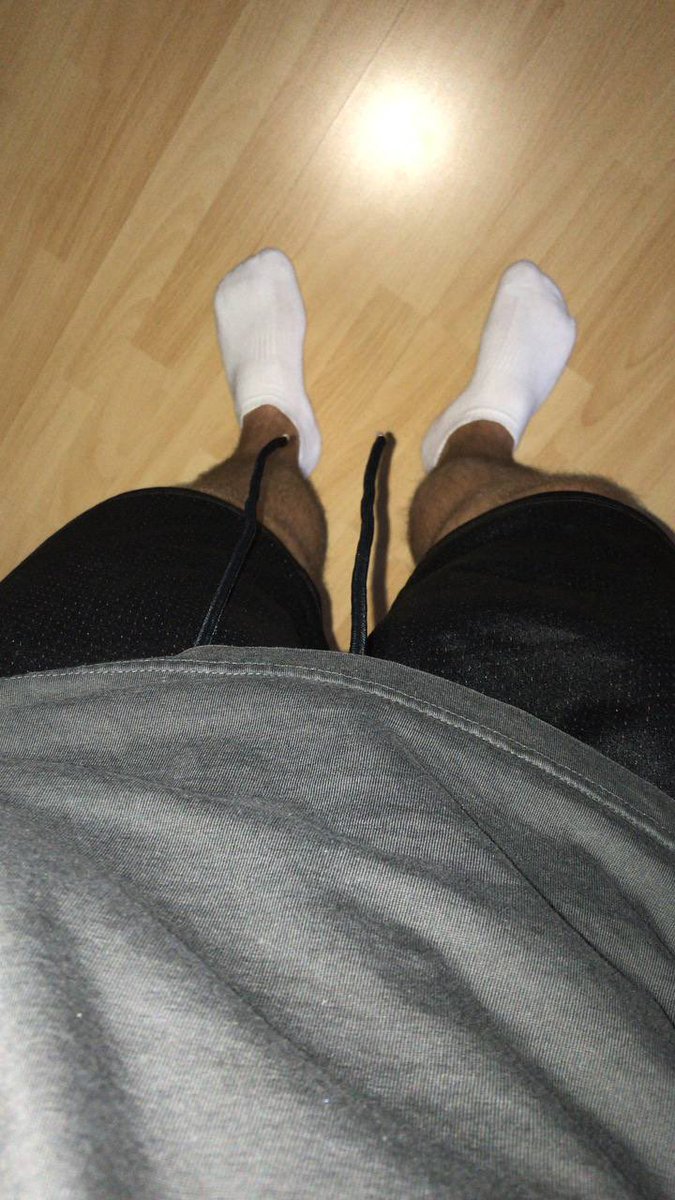 Heute ist Valentinstag 🔥
Du willst Muskeln? Socks?
Sneaker? Feet?
Dann zeig mir, wie sehr du es willst!
DM!
Und vielleicht belohne ich dich... vielleicht auch nicht 😉
#findom #finsub #payslave #zahlsau #humanatm #geldherr #moneydom #paypig #mister #master #slave #cashslave