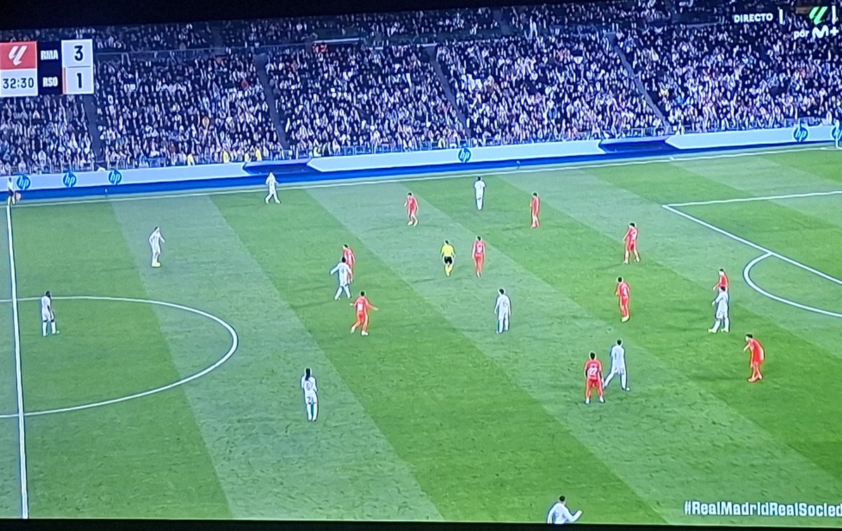 Entiendo que los comentarios de la retransmisión en directo de M+ puedan encender a los madridistas, porque rezuman antimadridismo por los cuatro costados. Hasta para mí, que soy celtista, me resultan vergonzosos e improcedentes. De momento, 3 a 1 gana el Real Madrid. Lo siento