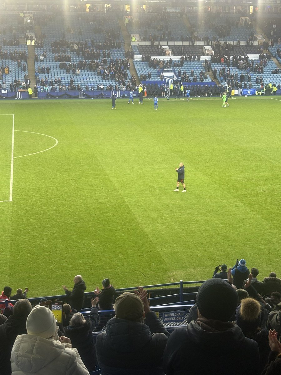 Goodbye Bazza, once an owl always an owl 
Thankyou for everything you did for the club and the amazing memories you gave us fans #swfc #MillwallFC wishing you all the best in your future endeavours #legends #barrybannan