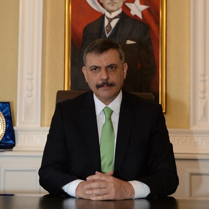 🔵 İçişleri Bakanı Mustafa Çiftçi:

"Çetelerin tepesine çökülecek, vatandaş huzurla uyumuyorsa İçişleri Bakanı da uyumayacak"

"Bir anne baba çocuğu sokağa çıkarken endişe ediyorsa Mustafa Çiftçi de endişe edecek."