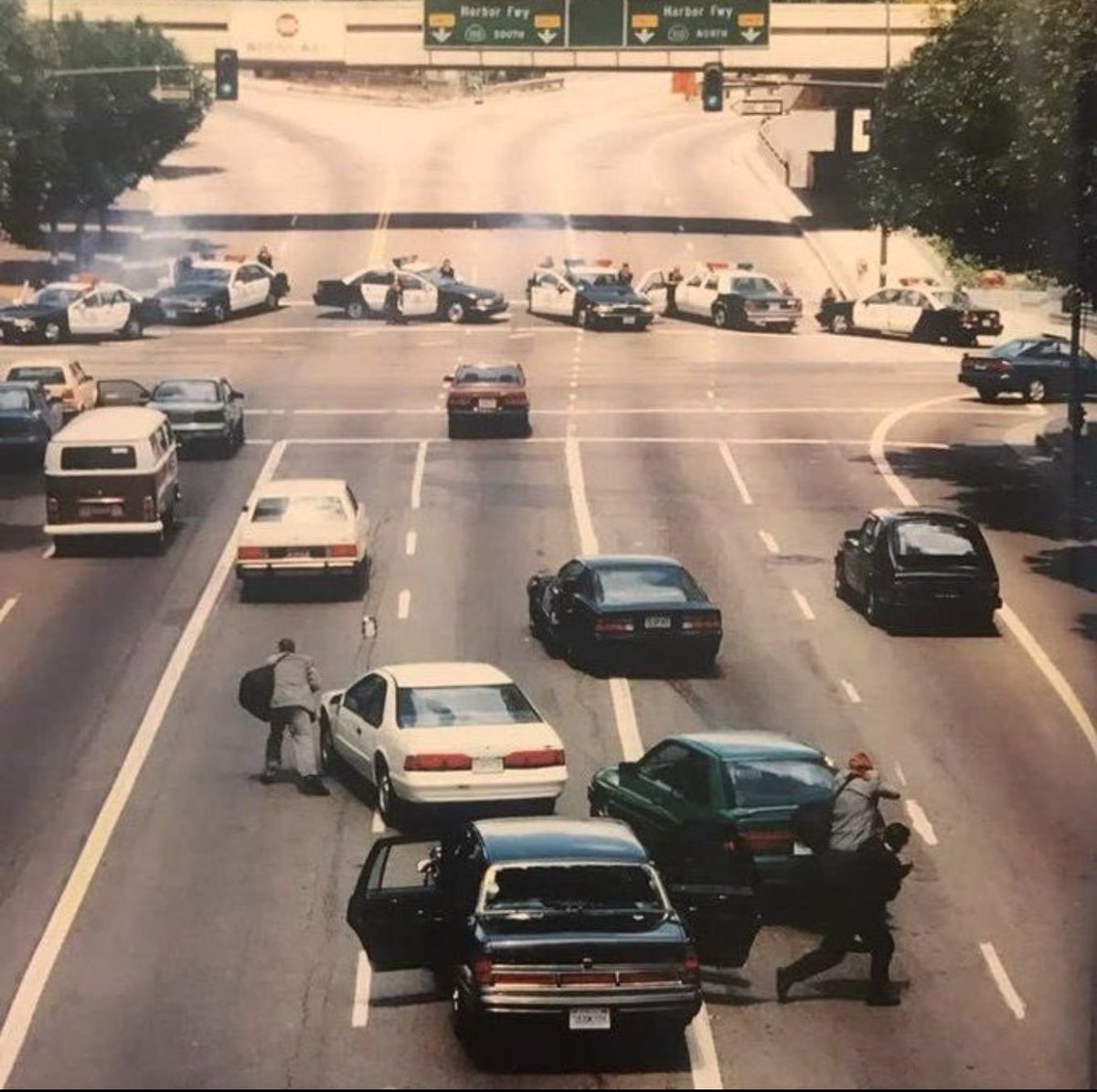 Album Aura 💿 tweet media