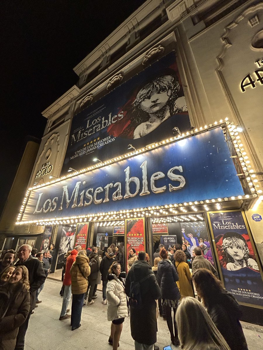 Hoy cambiamos la pantalla por el teatro