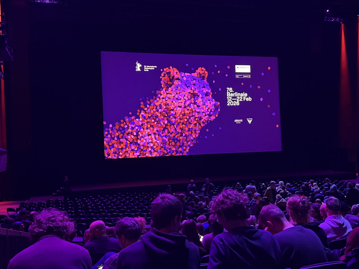 Na sessão de “Everybody Digs Bill Evans” na Berlinale. Meu pai ouvia esse jazzista dia e noite. Se tocar alguma música que eu reconheça, já vou dar 5 estrelas no Letterboxd 🫠