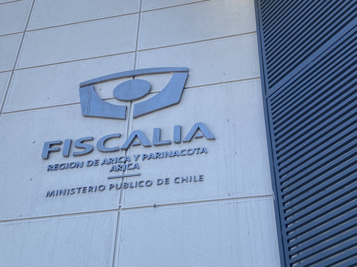 <a href="/Fiscalia_Arica/">Fiscalía Arica-Parinacota</a> formalizó y obtuvo la prisión preventiva de un imputado que durante esta madrugada agredió e intentó asfixiar a su pareja al interior de un domicilio de esta ciudad. Imputado fue formalizado por el delito de femicidio íntimo frustrado.