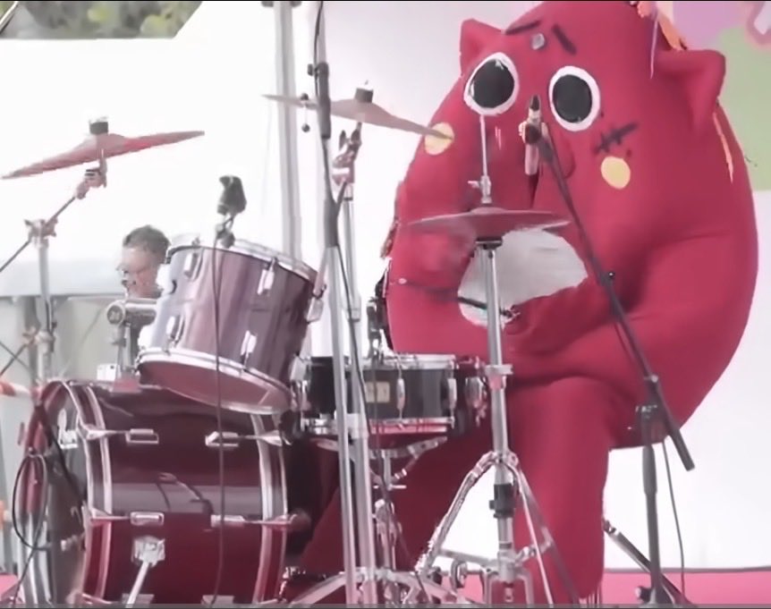 Long_Tom1776's tweet image. Anyone ever seen these two drummers in the same room?