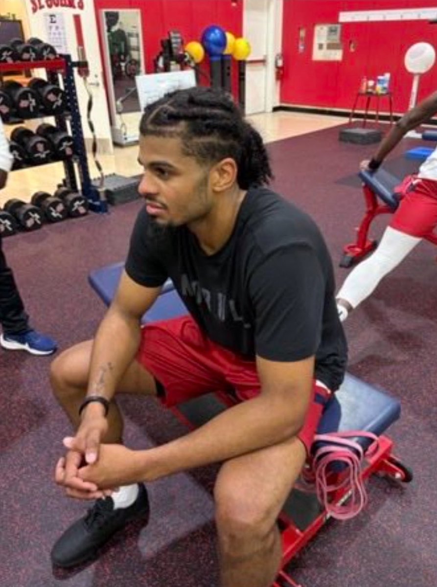 Bryce Hopkins in his return to Providence:

9 PTS
3/14 FG
0/2 3PT
1 TO

ABSOLUTE ASS🔥🔥🔥🔥🔥