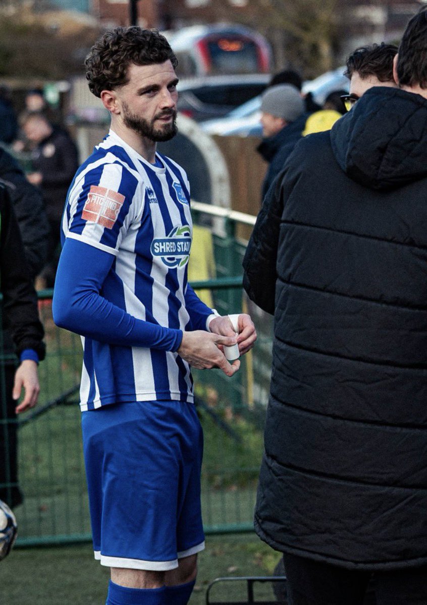 ByTheTeaHut's tweet photo. Fantastic to see Josh Hazell make his long awaited comeback today. I caught up with Josh last summer to complete his registration forms. He was on crutches and looking forward to getting back playing, aiming for February. He’s achieved that. Well done mate. @The_Yachtsmen https://t.co/hkhKjjxgKc