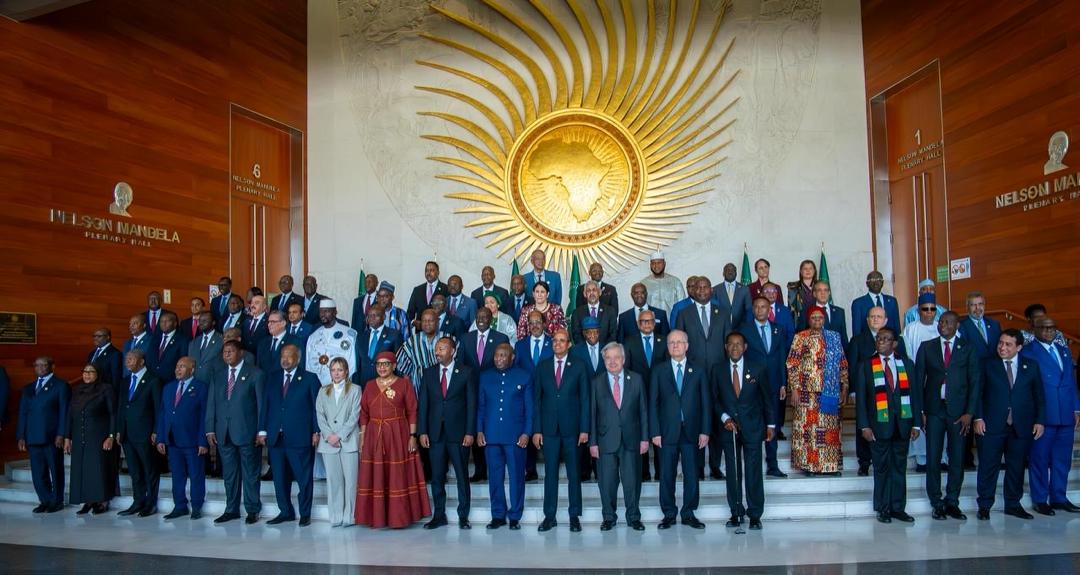 oliguinguema's tweet photo. A la 39e session ordinaire du Sommet de l’Union africaine, j’ai porté la voix d’un Gabon debout, réintégré et pleinement engagé dans le concert des nations africaines. Notre retour au sein de l’institution, consacré par notre élection au Conseil de Paix et de Sécurité, n’est pas un symbole : c’est un engagement ferme. J’ai réaffirmé notre attachement à la souveraineté des États, à la solidarité africaine et au règlement pacifique des différends. Le Gabon est de retour, non pas en observateur, mais en acteur déterminé à peser sur les grandes orientations du continent, notamment en matière de paix, de stabilité et d’intégration régionale.

Face aux défis de l’Agenda 2063, accès durable à l’eau, transformation économique, transition énergétique, lutte contre les changements climatiques et valorisation de notre jeunesse, j’ai appelé à des solutions africaines pour des défis africains. L’Afrique ne peut plus être absente des centres de décision mondiale ; elle doit parler d’une seule voix et affirmer sa place dans la gouvernance internationale. Le Gabon prendra toute sa part dans cette dynamique, avec pragmatisme, cohérence et ambition. Notre diplomatie sera active, responsable et résolument tournée vers une Afrique plus forte, plus unie et plus influente.