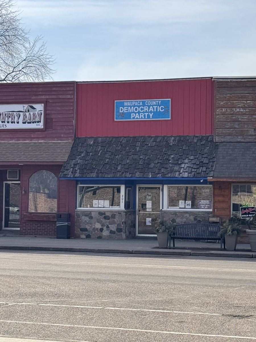 Happy Valentines Day, loves!  I was happy to have the opportunity to speak with the Waupaca County Dems today! The questions and concerns for what’s going on in this country were real, and I’m thankful to hear from so many and share my plans for getting us out of all this chaos!