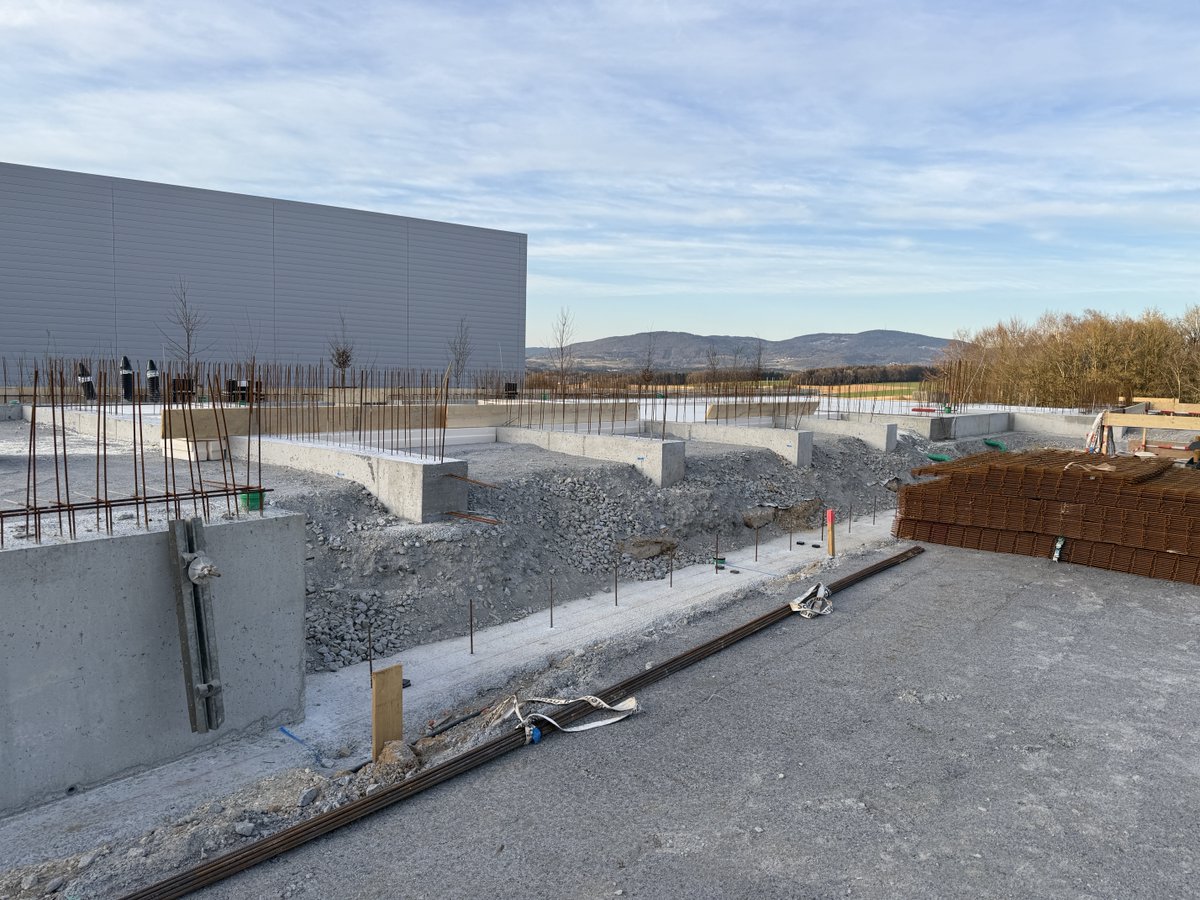 CYBER CUBE tweet media