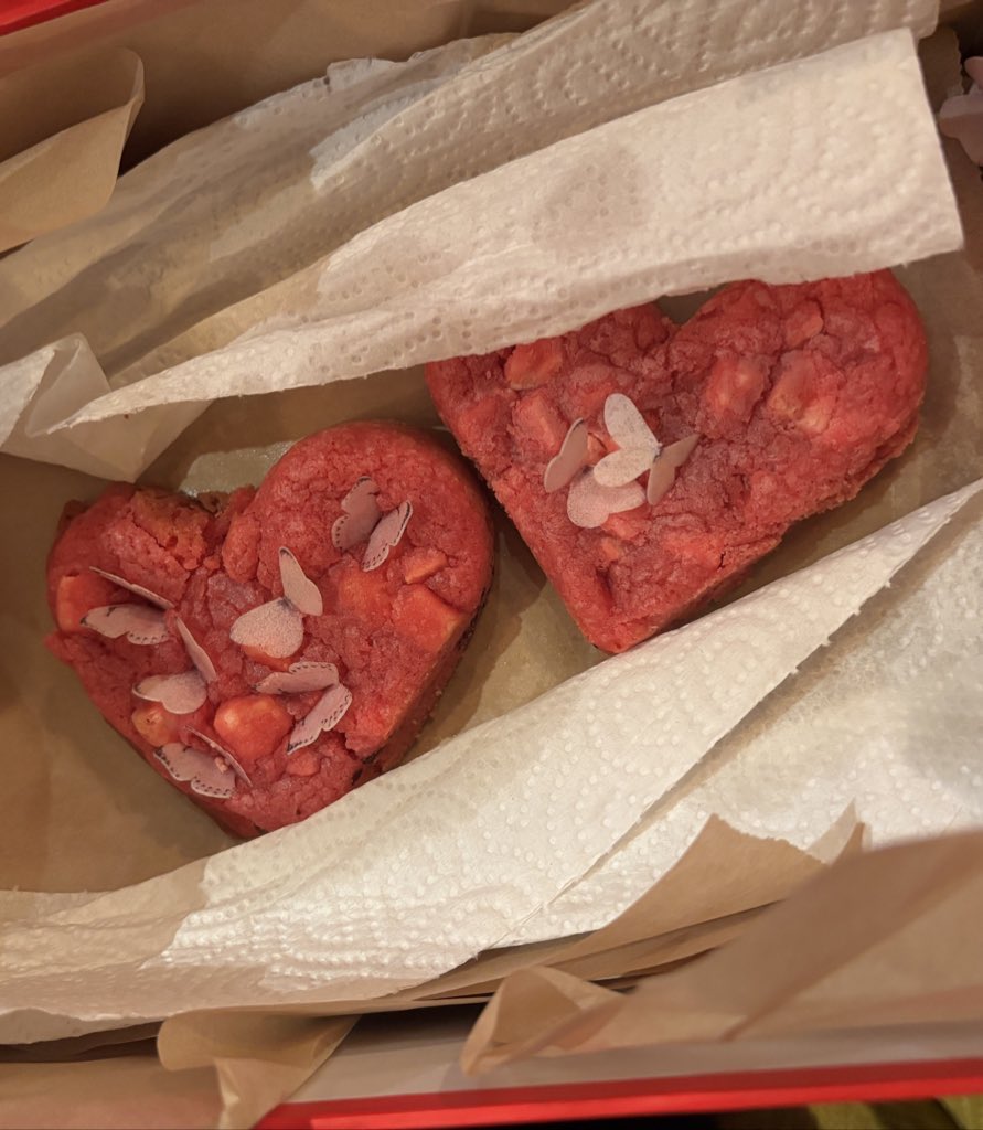 aşka inanmayanlara bizi anlattım💗