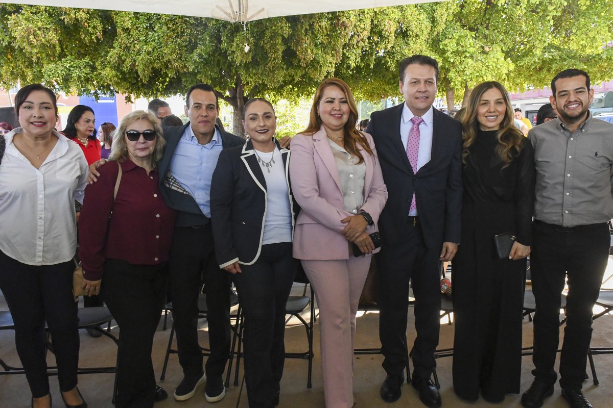 La Mtra. Shantal López Álvarez, Directora Académica, en representación de nuestro Director General, Lcdo. Wilfredo Véliz Figueroa, asistió a la Ceremonia de Premiación al Mérito Social 2026 "Agustina Ramírez".