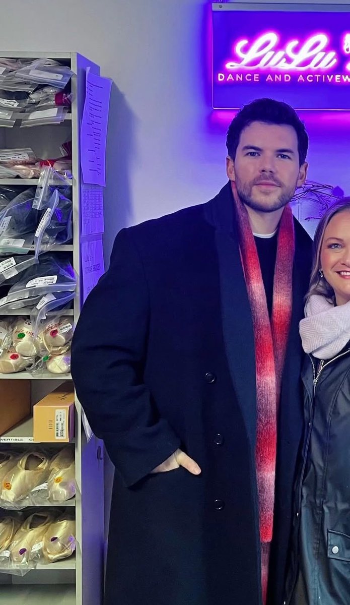 katofkanals's tweet image. Seeing this picture a while back got my head back on Modern Dad Colin, so I had to circle back to 🎀🎀The Littlest Matchmaker🎀🎀 and finish the epilogue I left half written last year. Happy Valentine's Day! Love you all! ❤️❤️

🔗archiveofourown.org/works/69277586…